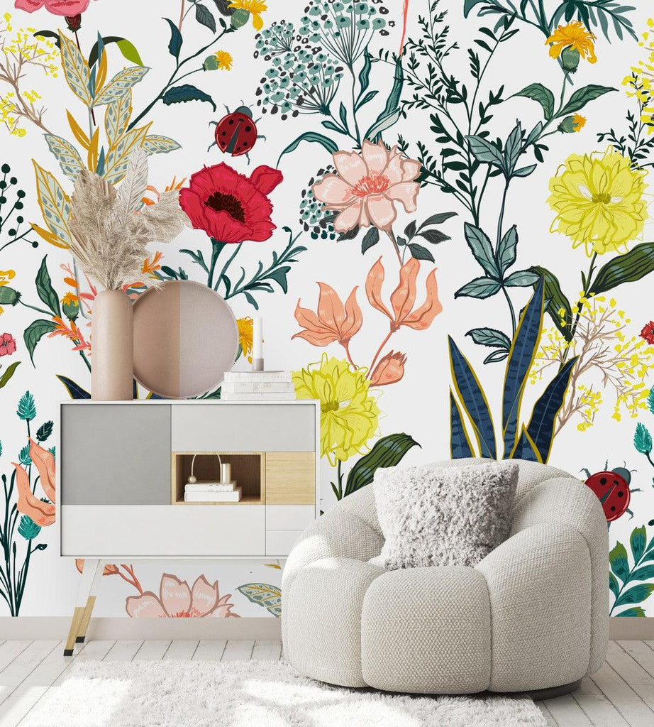 White Wallpaper with Flowers and Ladybugs - uniqstiq